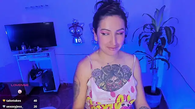 LucyStrike_ webcam