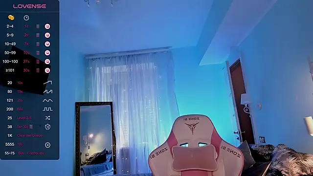 AnyaTaylor_ webcam