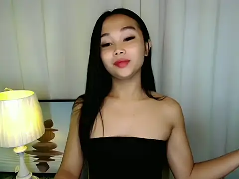 Model: TsCyra_foxxx