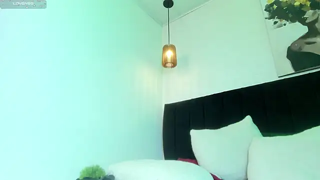 dolly_zoe webcam