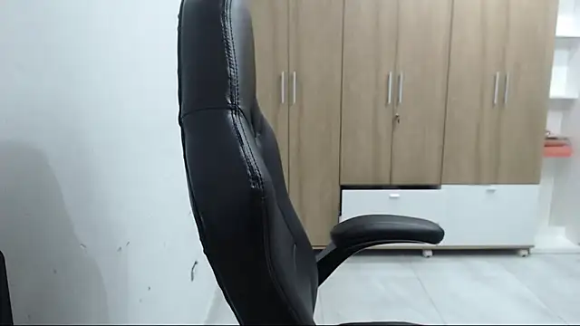 RoxanaLove9 webcam