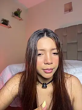 Pushaina__1 webcam