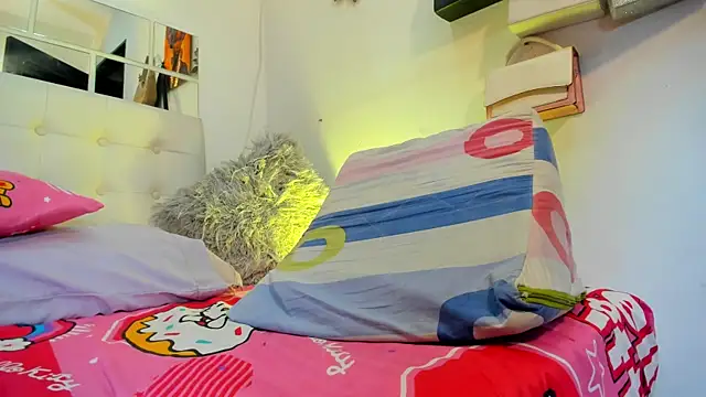 MiaEvans0 webcam