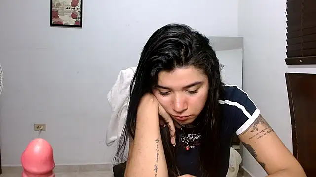 MiaDiamontLatin webcam