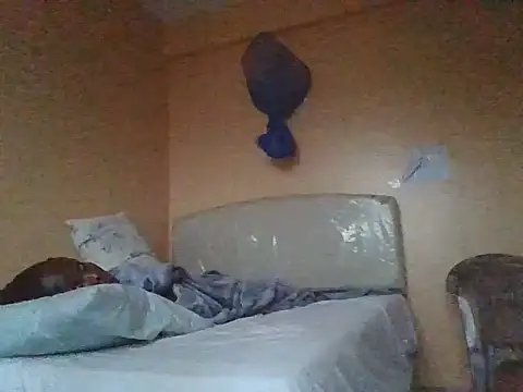 pinky-lips webcam