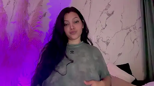 MarcellaGriffin live cam on StripChat