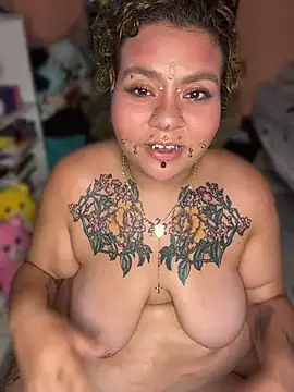 DivineBBWPoison webcam