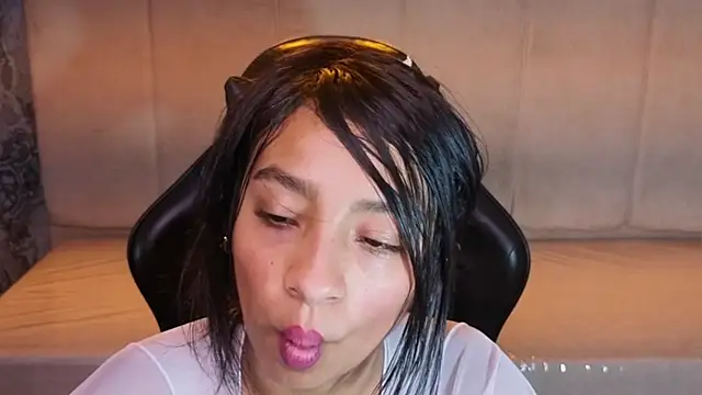 Adarasuri_v webcam