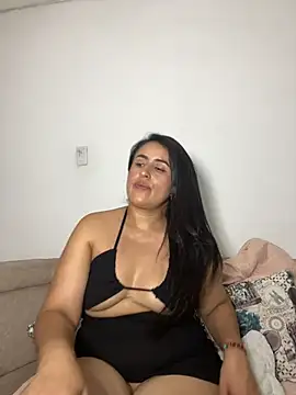 MADAMELUNAXXX webcam