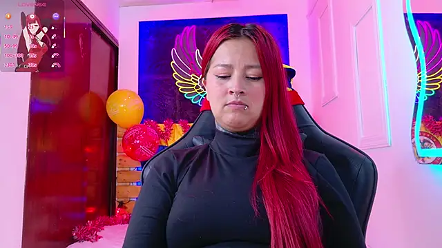 meghan_nill live cam on StripChat