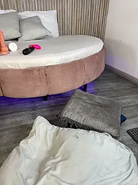 Saracooper__ webcam