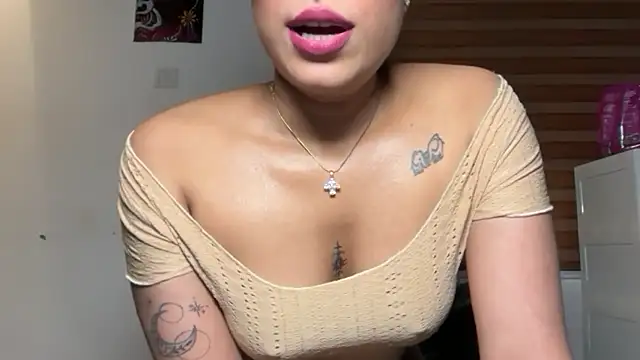 LucytheDevilQueen webcam