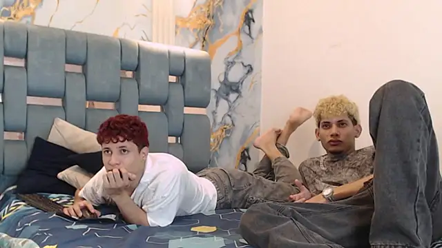 YOUNG_BOYS_HELL webcam