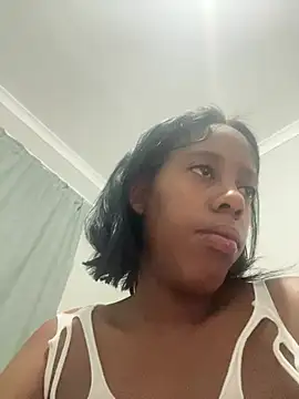 petite_bee webcam