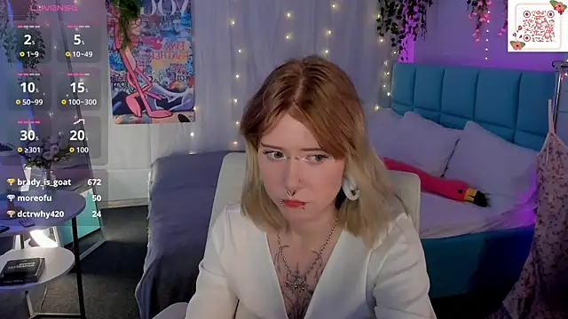Elira_Vane webcam