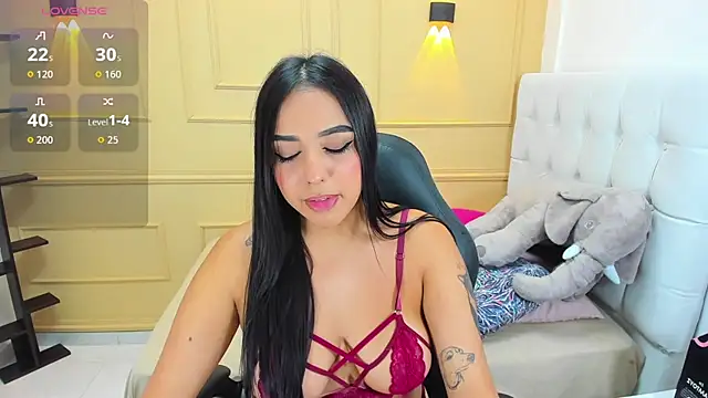 IVONNEREYES webcam