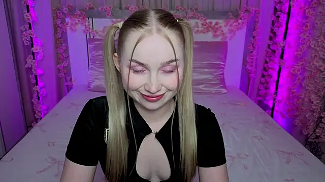 LilyStarlight live cam on StripChat