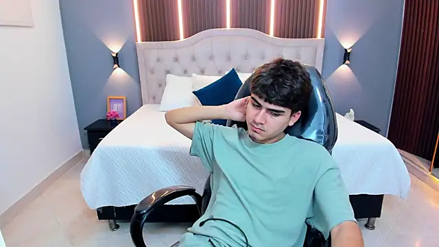 Tommy18__ webcam
