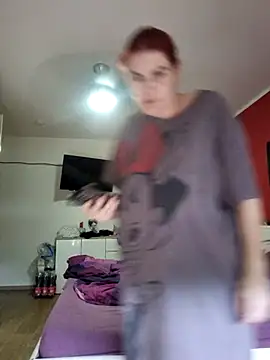 Redhead-Wife webcam