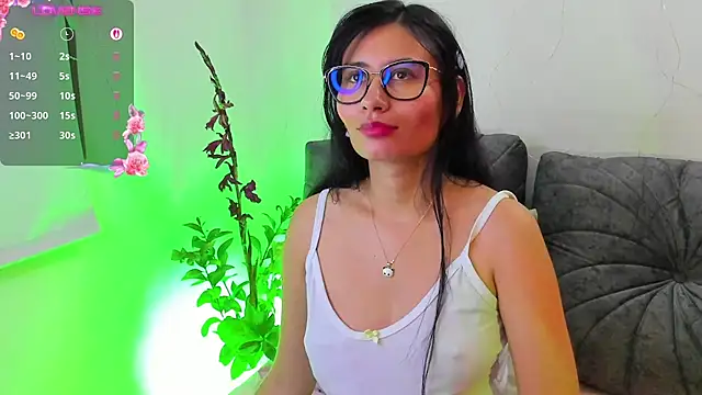 nayecloud - NayeCloud's free webcam - UK Sex Cams