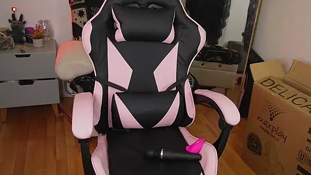 ari_kat webcam