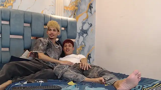YOUNG_BOYS_HELL webcam