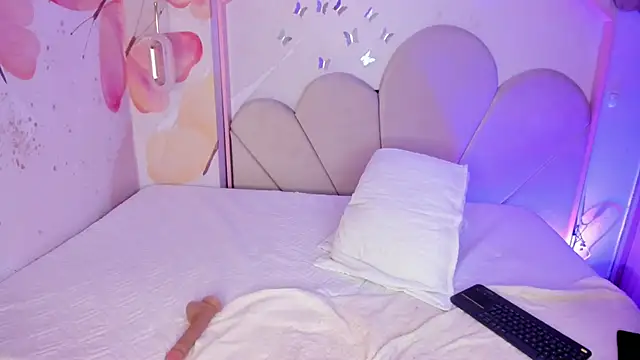 Millieskinny18 webcam