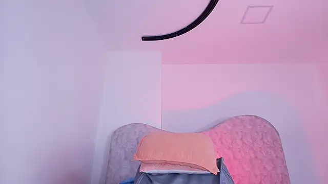 naomi_kyse webcam