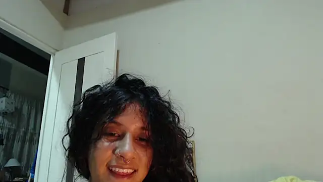 AlinaWoolf_ webcam
