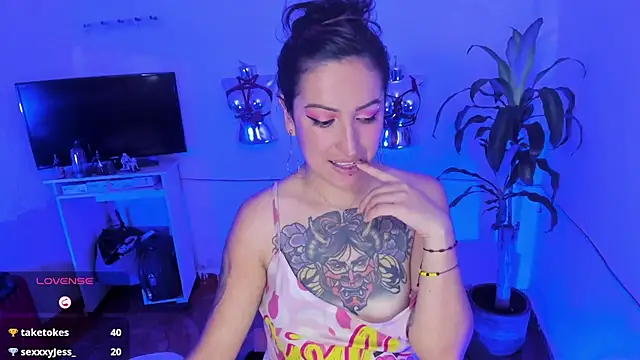LucyStrike_ webcam