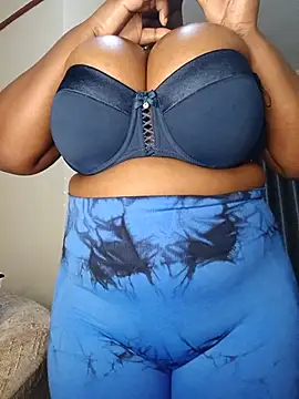 suckmyboobs12_ webcam