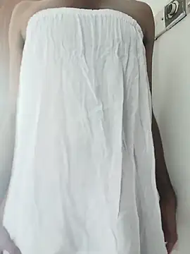Femi_Rose webcam