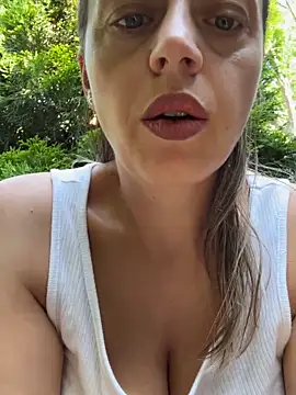 ladywithbigass webcam