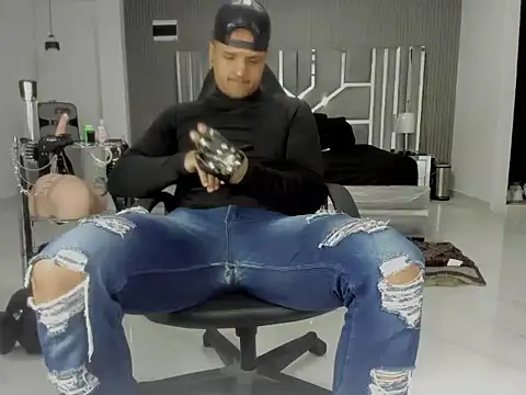 master_leather webcam