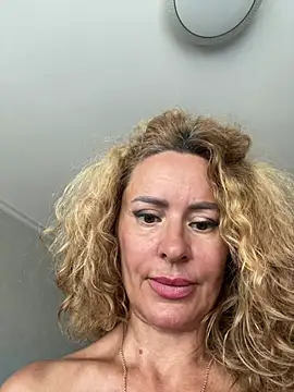 Tania201243 webcam