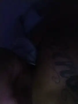 01LeonBlack webcam
