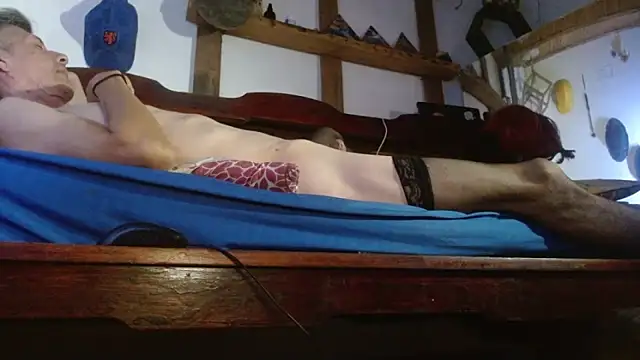 laye19 live cam on StripChat