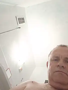 kanos71 live cam on StripChat