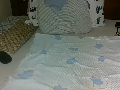 Applecute254 live cam on StripChat
