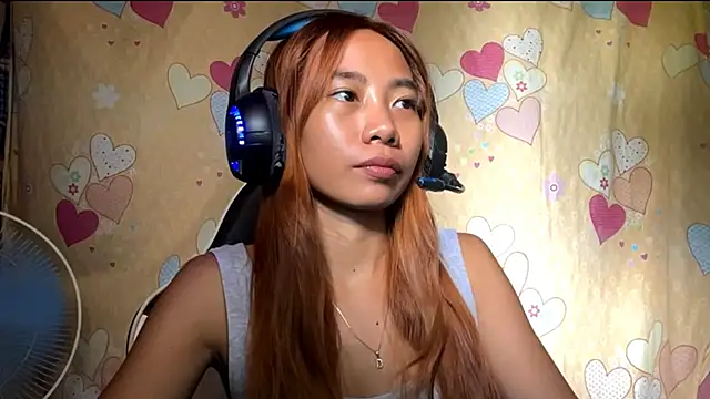 PiaSwida live cam on StripChat