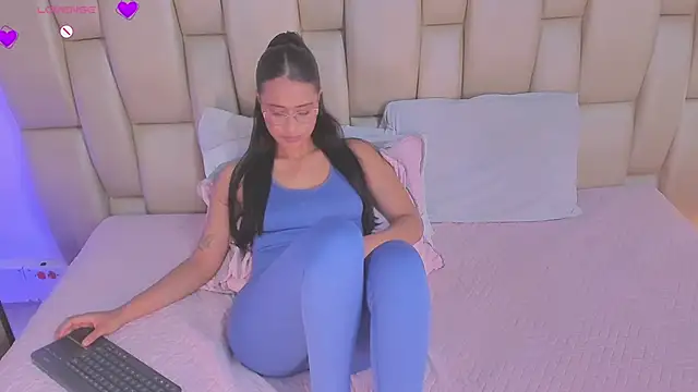 Sweet--Zoe webcam