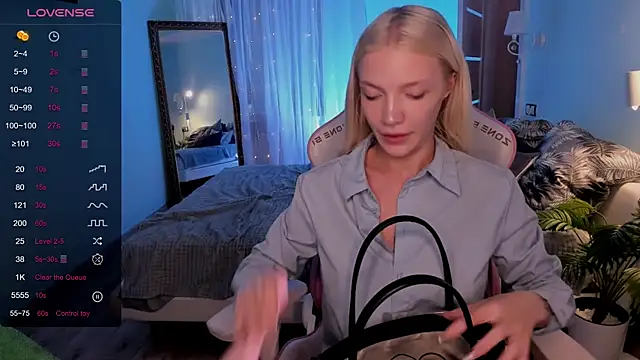 AnyaTaylor_ webcam