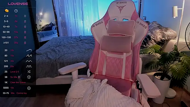 AnyaTaylor_ webcam