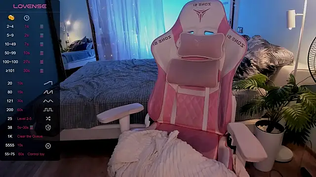 AnyaTaylor_ webcam