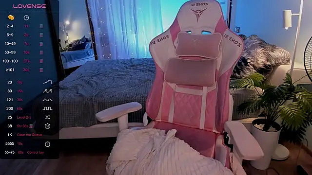 AnyaTaylor_ webcam