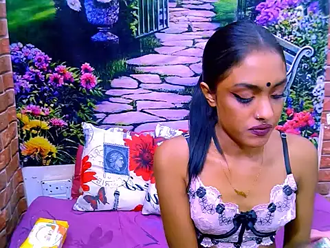 IndianPretty14u2Luv webcam