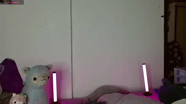 evie_cloud webcam