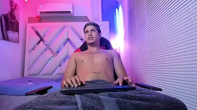 dominic_connor webcam