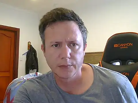 TroyDieselXXX live cam on StripChat