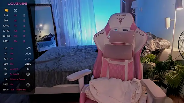 AnyaTaylor_ webcam